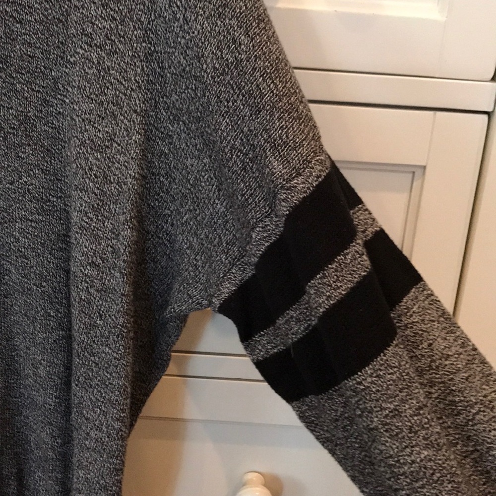 Long sleeve Brandy Melville Sweater - Picture 2 of 3
